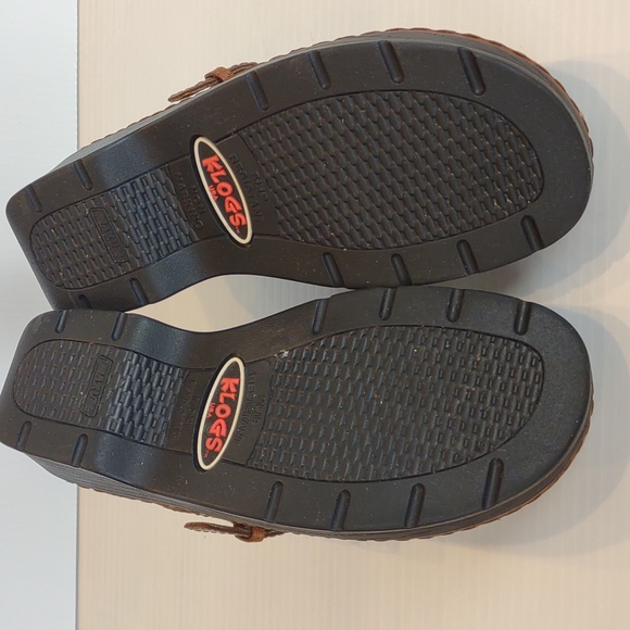 Klogs Austin Taupe Suede Tapestry Embroidered Clog - Picture 12 of 13